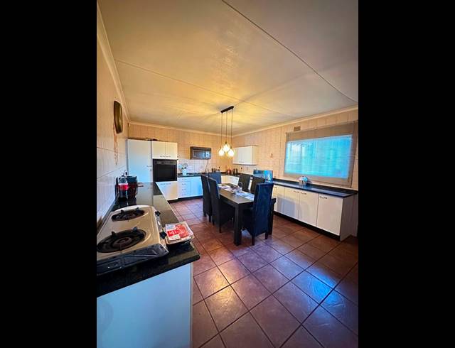3 BEDROOM HOUSE FOR SALE IN NEW STATE AREA